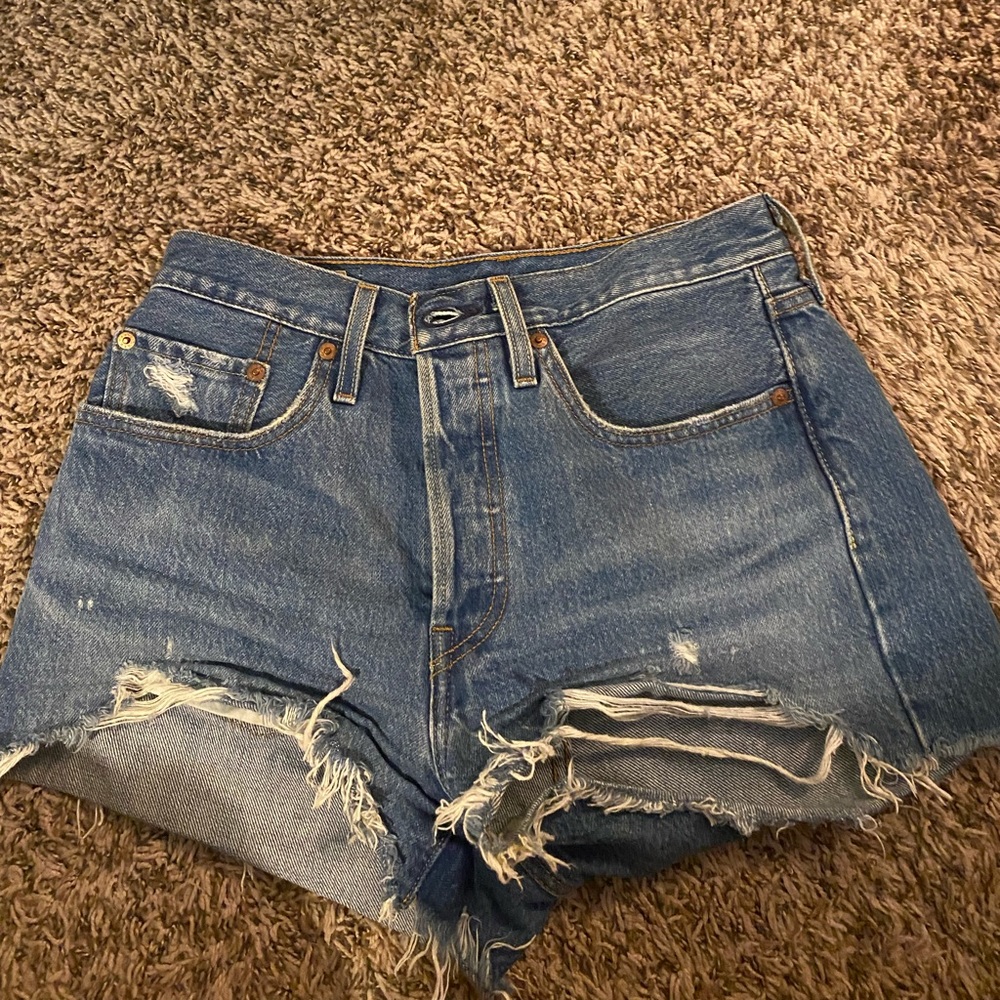 Used Levi’s 501 Shorts size 26